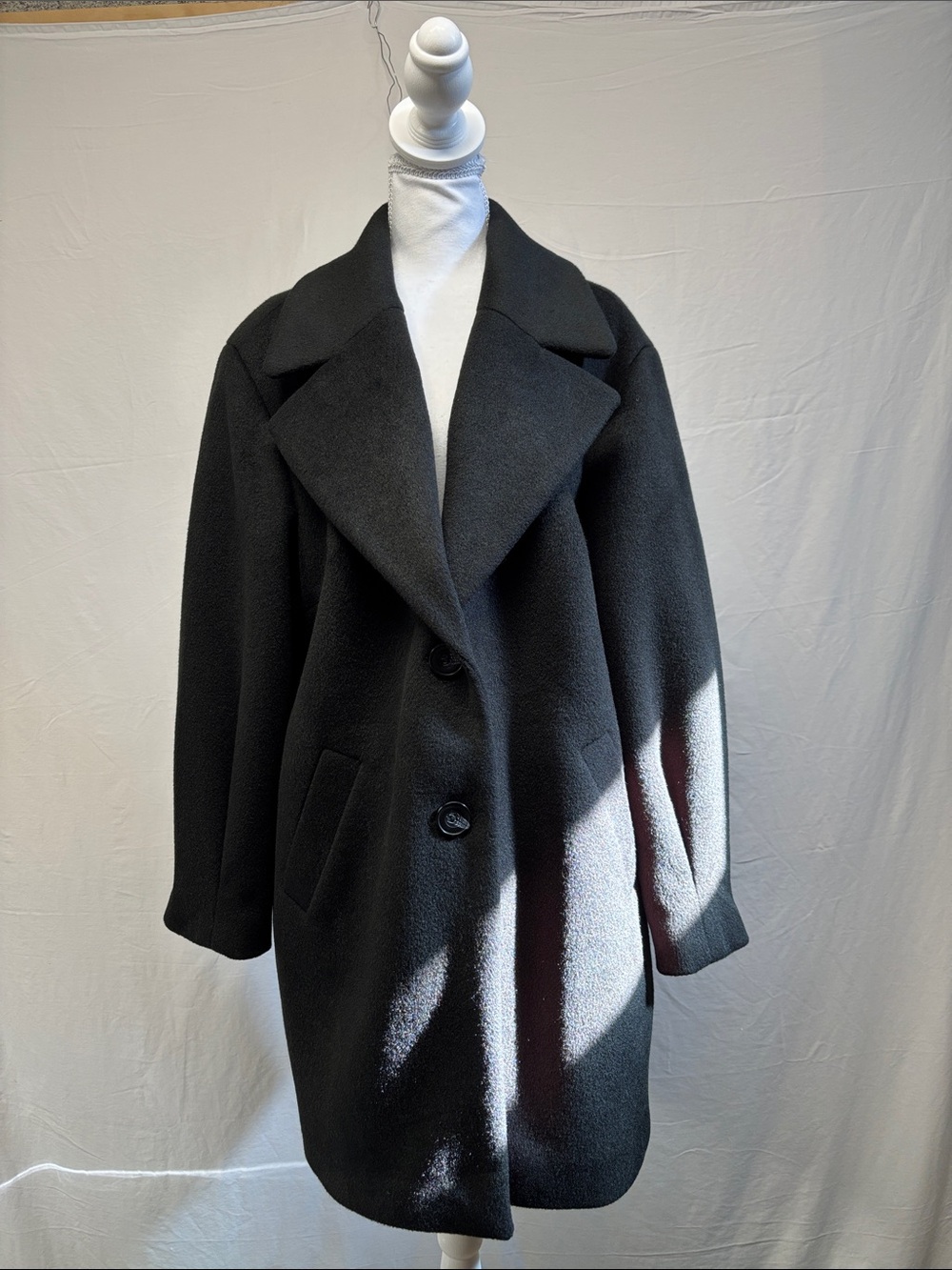 Women's Black Wool Blend Pea Coat - Elegant Single-Breasted Jacket